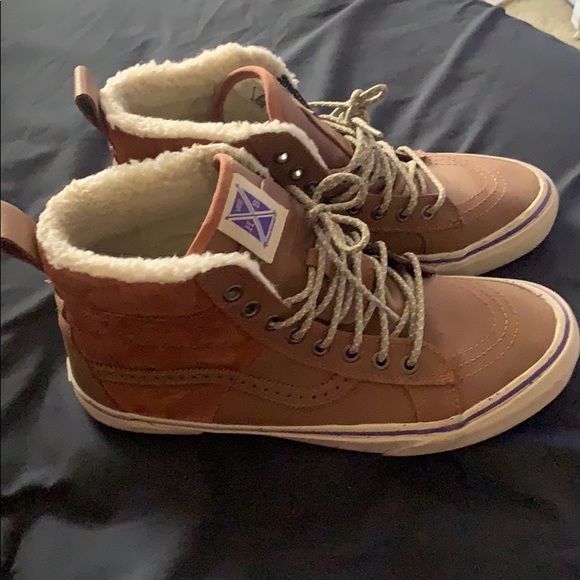 Vans - Picture 1 of 4